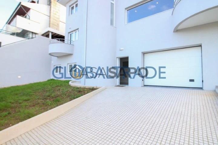 Moradia T4 para comprar em Vila Nova de Gaia