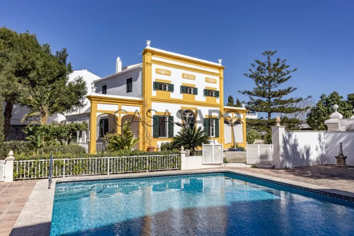 Casa tradicional con piscina en Menorca