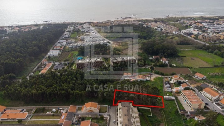 Terreno Urbano para comprar em Vila Nova de Gaia