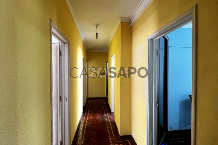 Apartamento T4 para comprar na Amadora