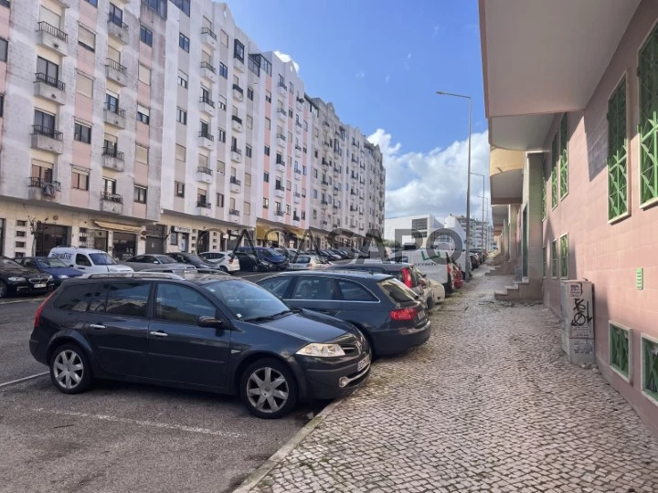 Apartamento T1+2 para comprar em Sintra