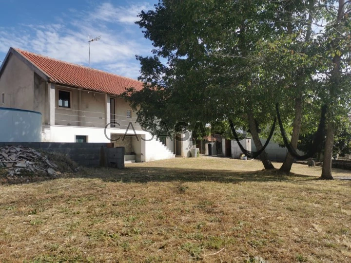 Moradia T1 Duplex para comprar em Figueiró dos Vinhos