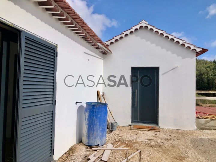 Moradia T4 Duplex para comprar em Castanheira de Pêra