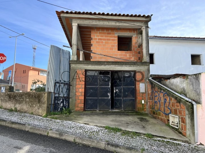 Moradia T2 Duplex para comprar em Oliveira de Azeméis