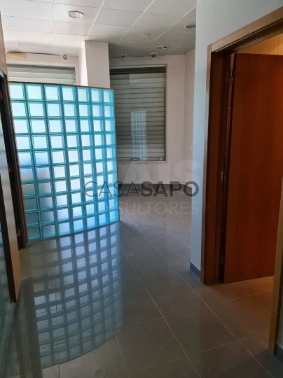 Comercial para comprar em Lisboa