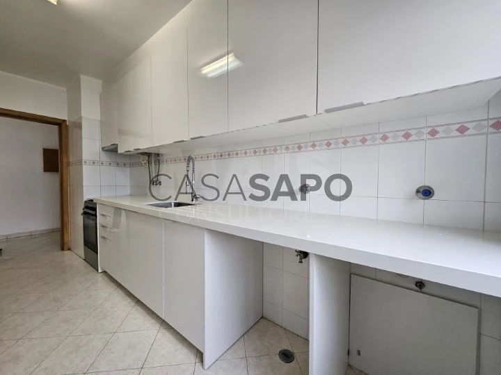 Apartamento T3 para comprar na Amadora