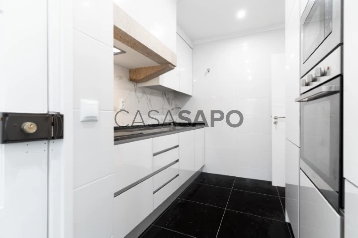 Apartamento T2 para comprar na Amadora