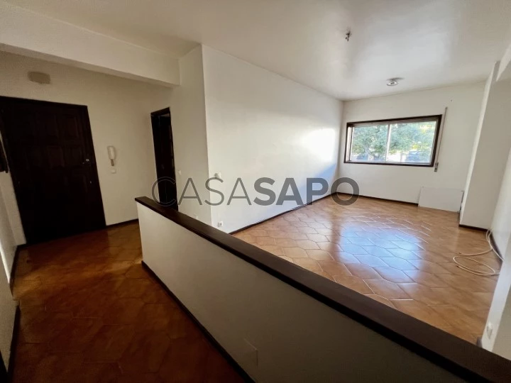 Apartamento T3 Triplex para comprar em Vila Nova de Gaia