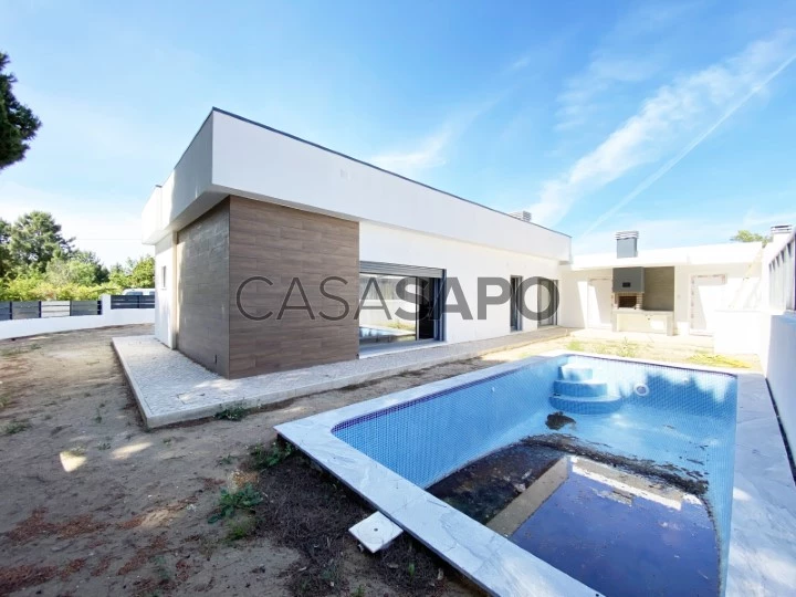 Moradia Nova Isolada T3 com Piscina e Garagem - Azeitão