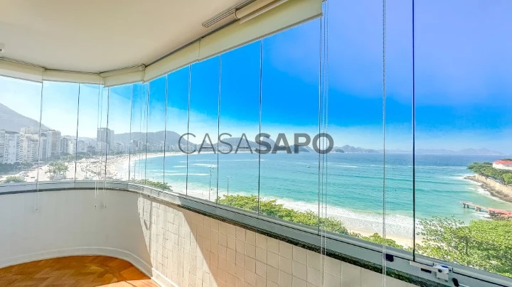 Apartamento com 2 suites e vista incrível à venda no posto 6 em Copacabana