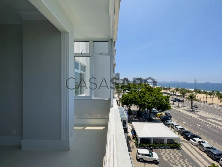 Apartamento Reformado Frontal Mar na Praia de Copacabana