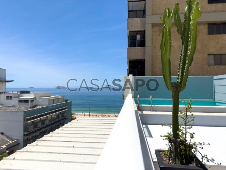 Cobertura de Luxo na Quadra da Praia da Praia do Leblon Mobiliada com 3 Quartos Piscina e Portaria 24hs