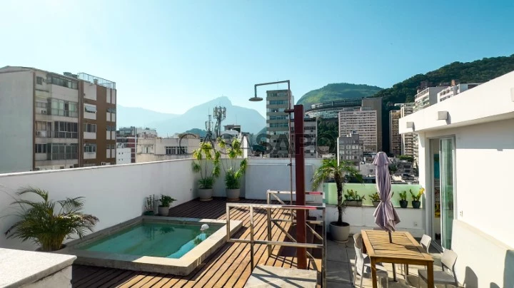 Soberba Penthouse Duplex à venda em Ipanema - 3 quartos com terraço, piscina privativa, solário e churrasqueira - vista para o Cristo, as montanhas e o mar