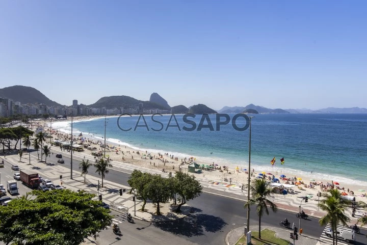 Luxury Apartment Frontal Mar on Copacabana Beach post 5, with 3 Suites