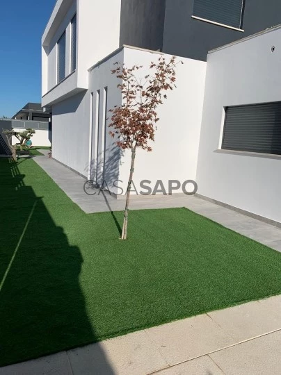 Moradia T4 Duplex para comprar em Setúbal