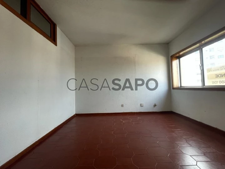 Apartamento T1+1 para comprar em Maia