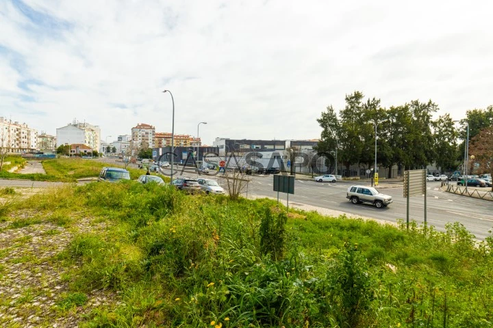 Terreno para comprar na Amadora