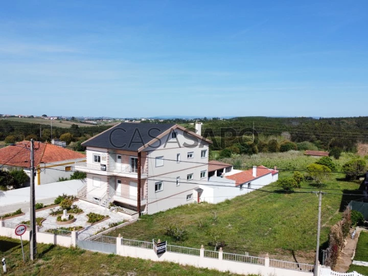 Moradia T6 Triplex para comprar em Óbidos