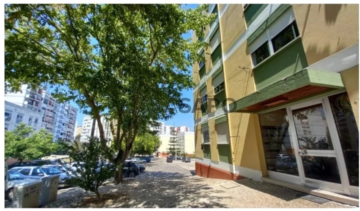 Apartamento T1 Triplex para comprar no Seixal