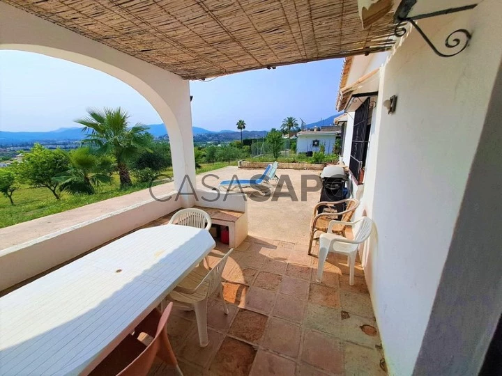 Refugio Entre Nogales,parcela de nogales Mijas,casa amueblada Mijas,jardín privado y piscina,Labella Luz Real Estate,casa con vistas a la montaña,conservación de propiedad Mijas,propiedad de lujo Mijas,venta de casas Mijas,tranquilidad y privacidad Mijas