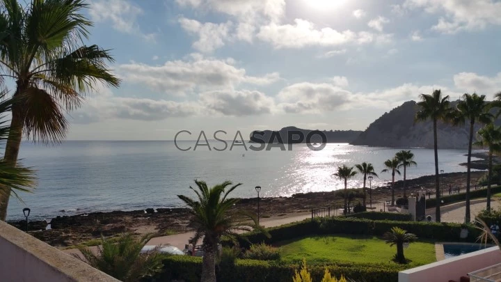 Luxurious front line villa in Cala Blanca