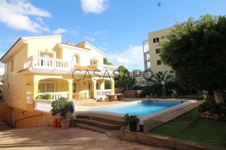 Exterior del mansión en venta, Palmanova, Calvia, Inmobiliaria Mallorca Puro Agents.