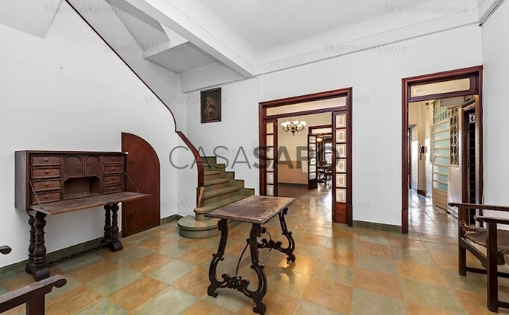 Salón. Casa con galería de arte venta en Casco Antiguo, Palma. Inmobiliaria Mallorca Puro Agents