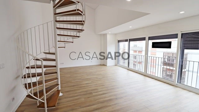 Apartamento T4 Duplex para comprar no Barreiro