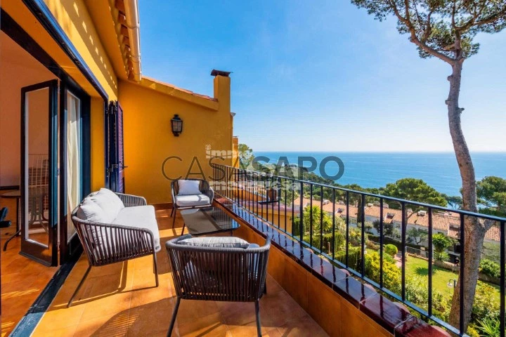 Gran casa esquinera con fabulosas vistas a la mar en Calella de Palafrugell