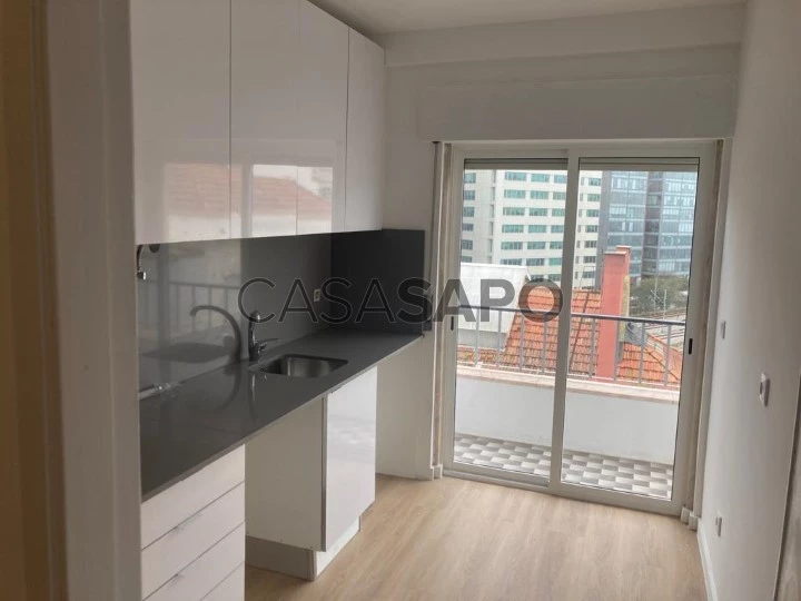 W4845 - 2 bedroom apartment with 85m2 in Moscavide | Wallis Real Estate