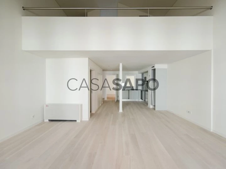 W4883C - T1 DUPLEX LOFT in the Center of Lisbon with Profitability