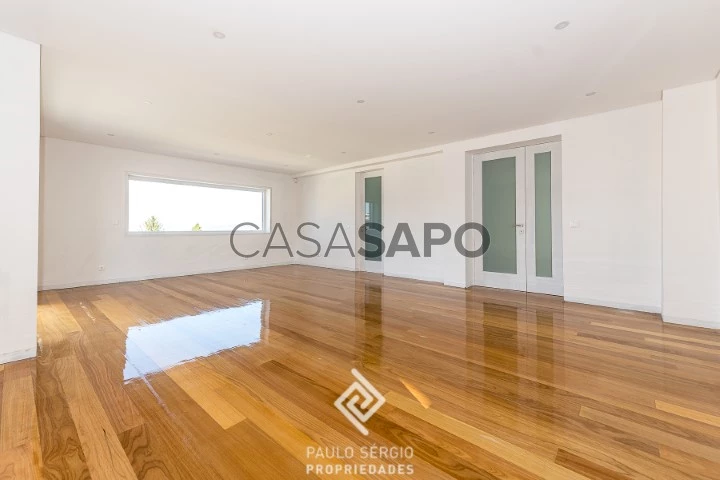 Moradia T4 Triplex para comprar em Vila Nova de Gaia