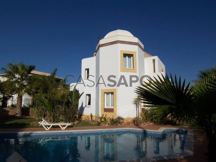3 bedroom villa for sale in the Algarve, guide