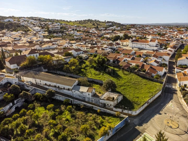 Lote para comprar em Viana do Alentejo