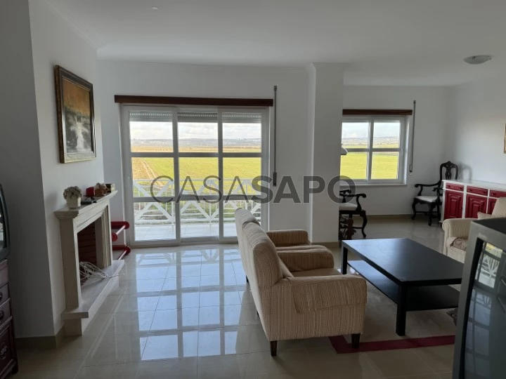 Apartamento T3 Duplex para alugar em Peniche