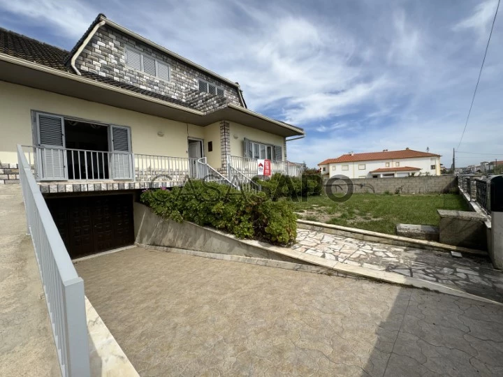 Moradia T4 Triplex para comprar em Peniche