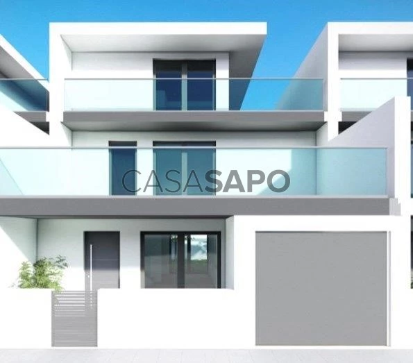 Moradia T3 Duplex para comprar em Vila Real de Santo António