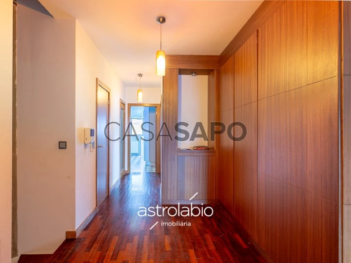 Apartamento T2+1 Duplex para comprar em Vila Nova de Gaia