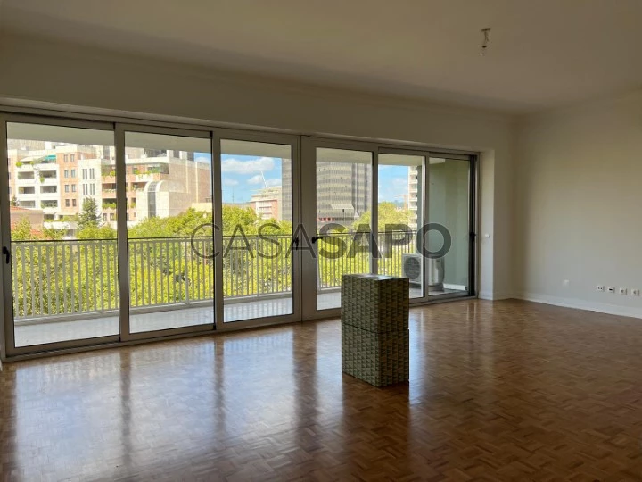 Apartamento T5 para alugar em Lisboa