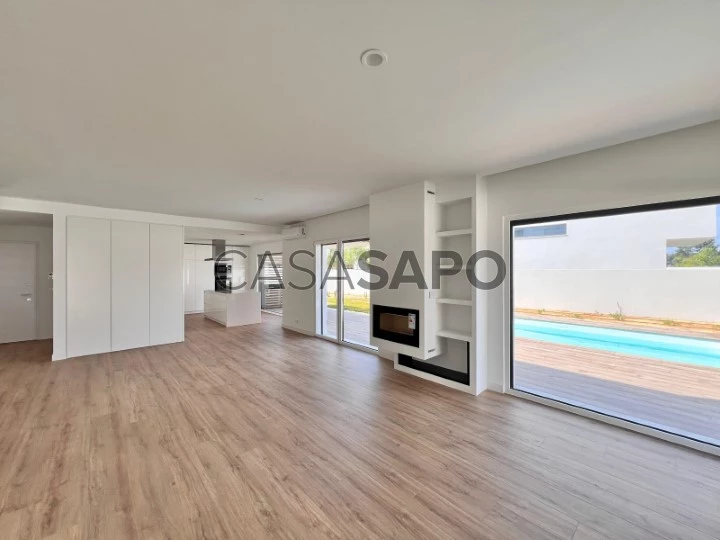 Moradia T4 Triplex para comprar no Seixal