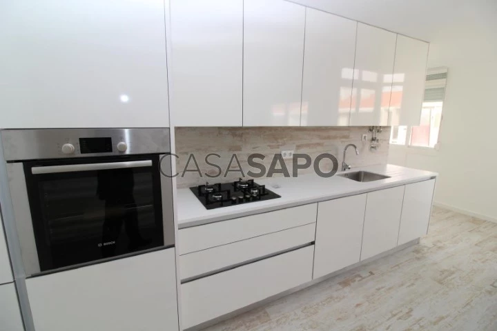 APARTAMENTO T3 NO JUNQUEIRO - CARCAVELOS / PAREDE