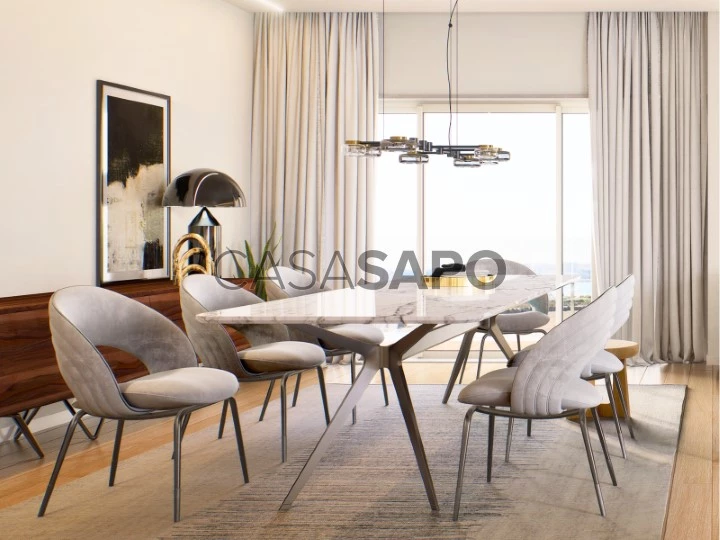 Apartamento T5+1 para comprar no Barreiro