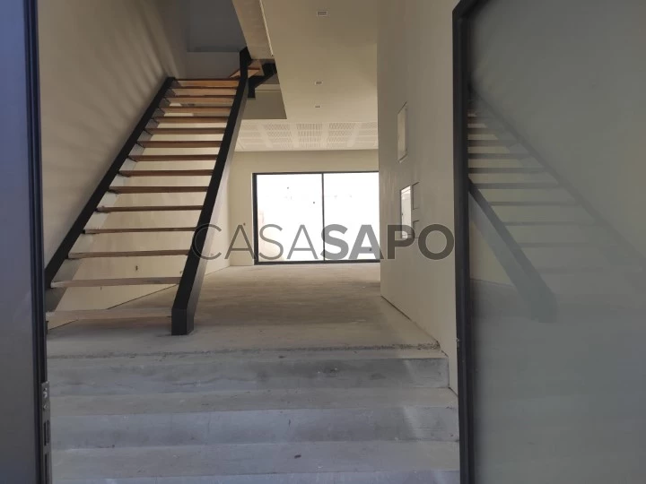 Moradia T4 Duplex para comprar em Santo Tirso