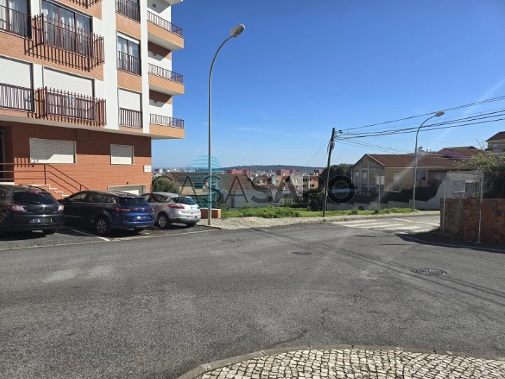 Lote para comprar na Amadora