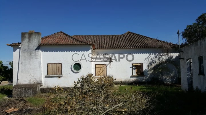 Casa senhorial em aldeia histórica a 45 minutos das praias