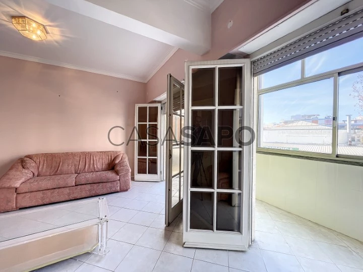 Apartamento de 4 assoalhadas no Centro da Costa da Caparica