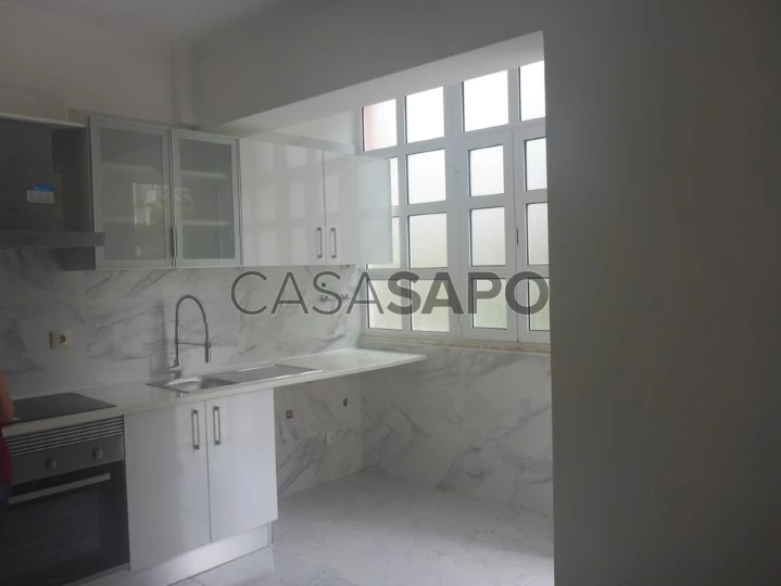 Apartamento T2+1 para comprar na Amadora