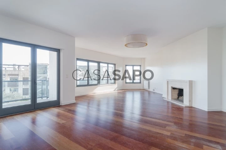 Penthouse T5 para comprar em Lisboa