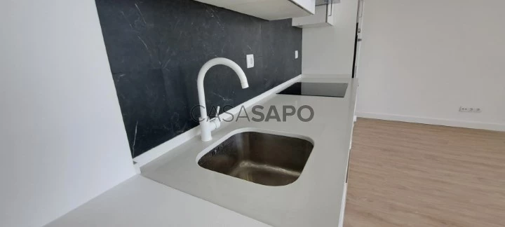 Apartamento T2+1 para comprar na Amadora