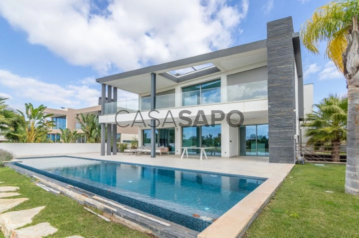 Magnífica Moradia V4 de Luxo com piscina e vista para o campo de Golfe em Vilamoura, Algarve